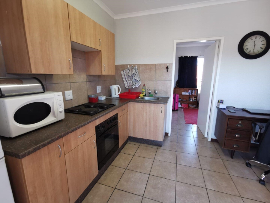 To Let 1 Bedroom Property for Rent in Die Bult North West